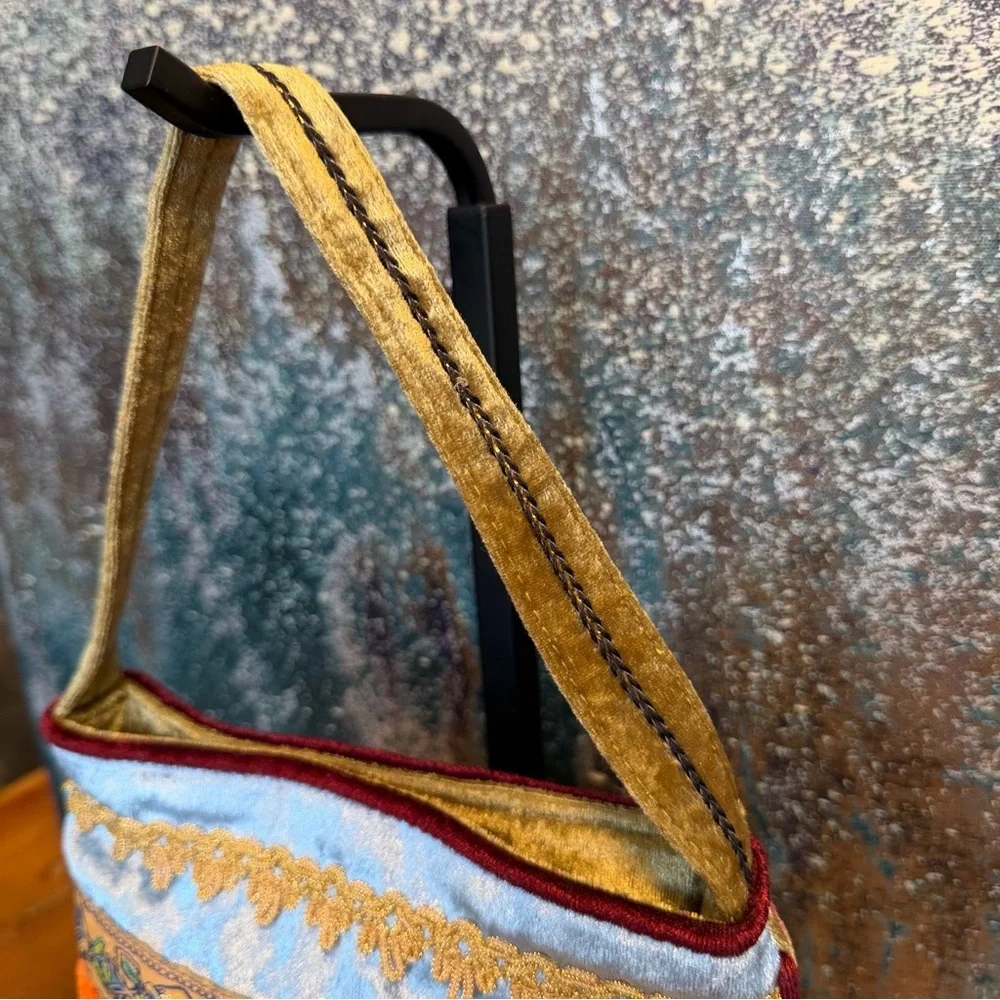 Carlo D'Santi Vintage 1990s Boho Chic Velvet Brocade Shoulder Bag (EUC)